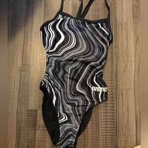 Arena One Piece Swimsuit